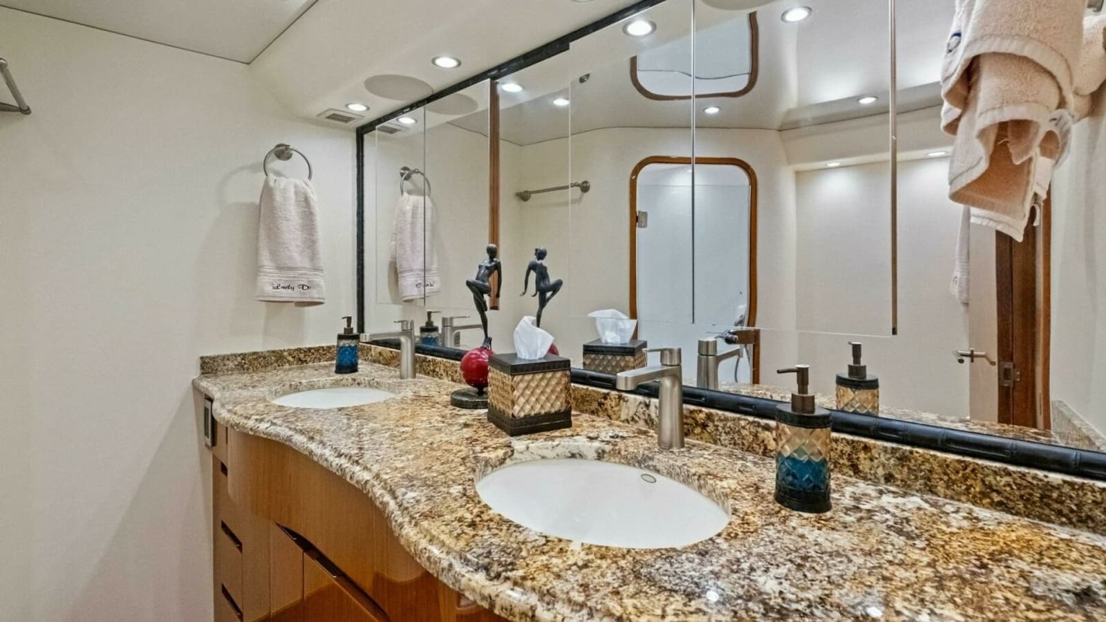2012 82 Viking Convertible - Lady Di