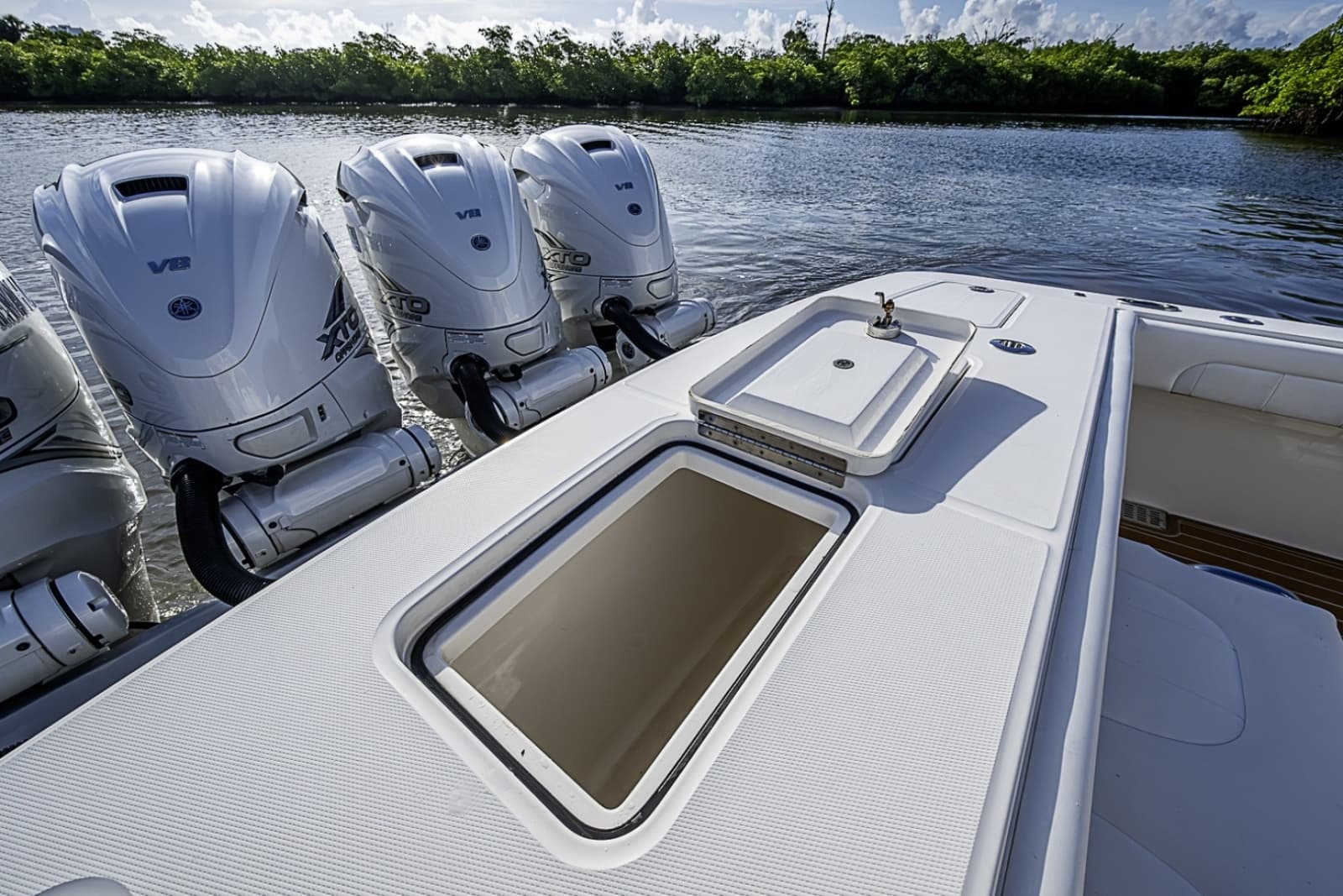 Regulator 41 BIG HIT - Transom