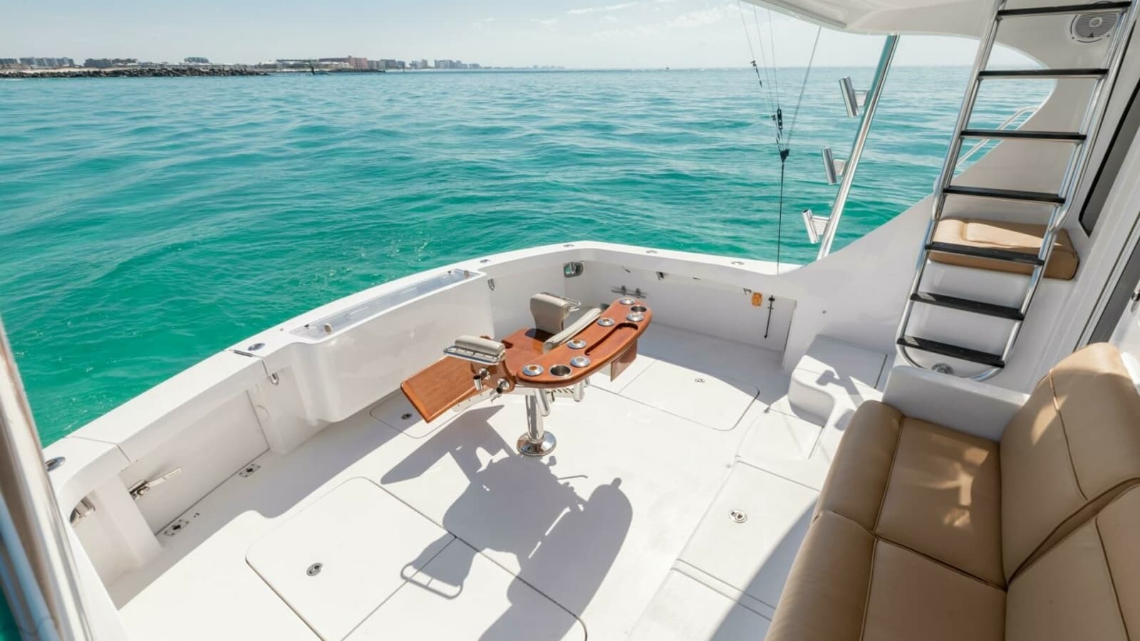 2016 Hatteras GT60 KNOT ON CALL Cockpit