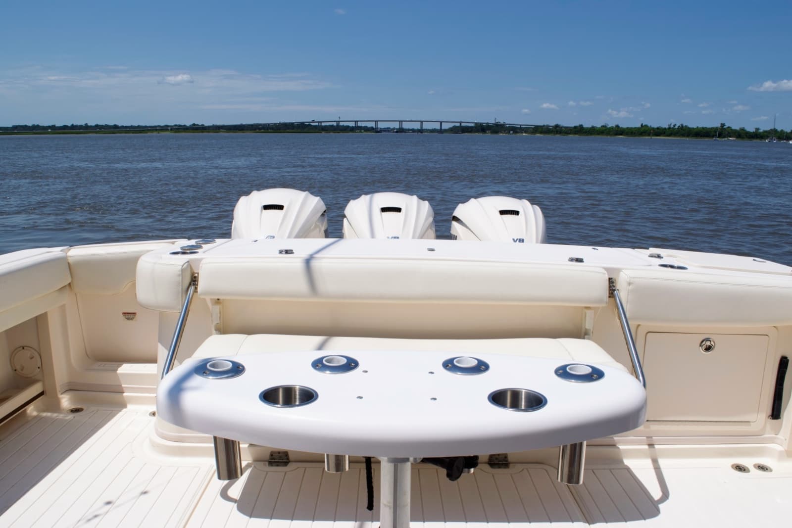 Grady White 37 - TRIPLE NET - Cockpit