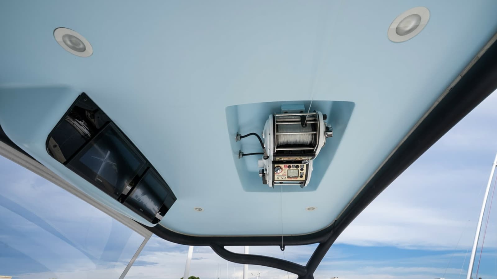 Enclosed Bridge Ceiling with Outrigger