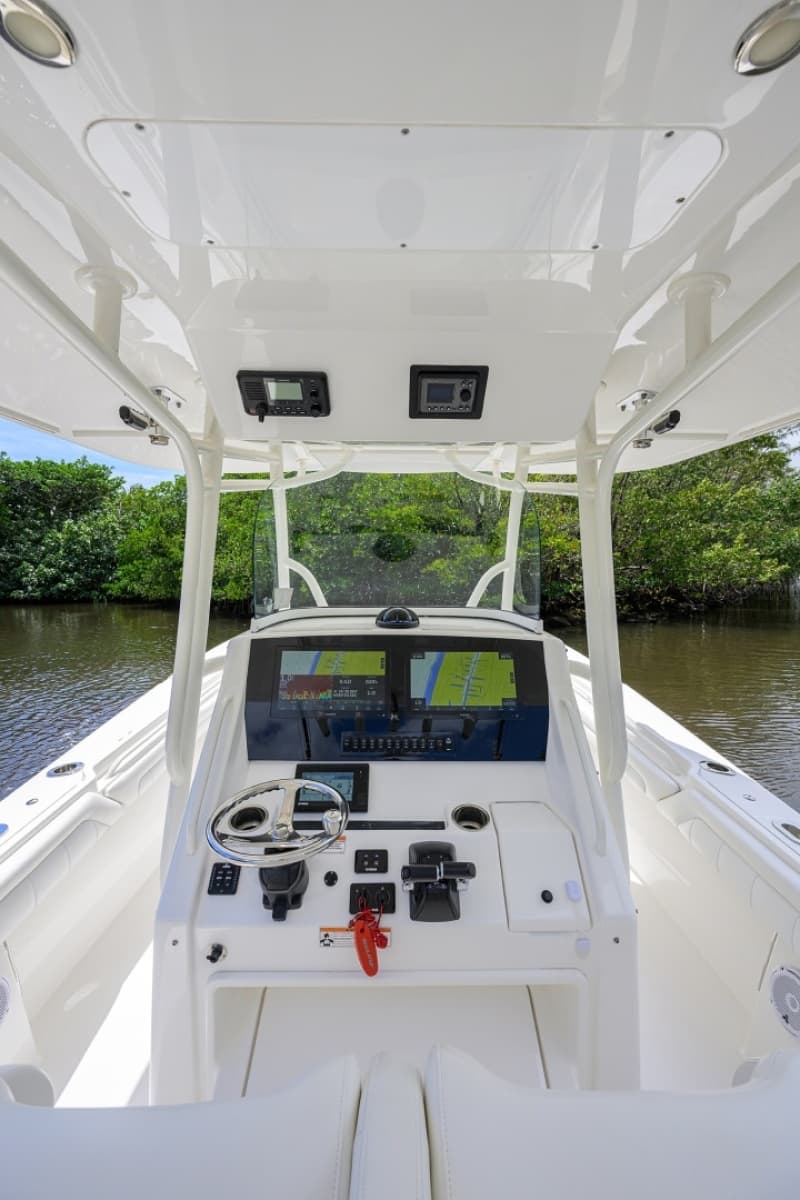 Regulator 31   Sweet Melissa - Helm