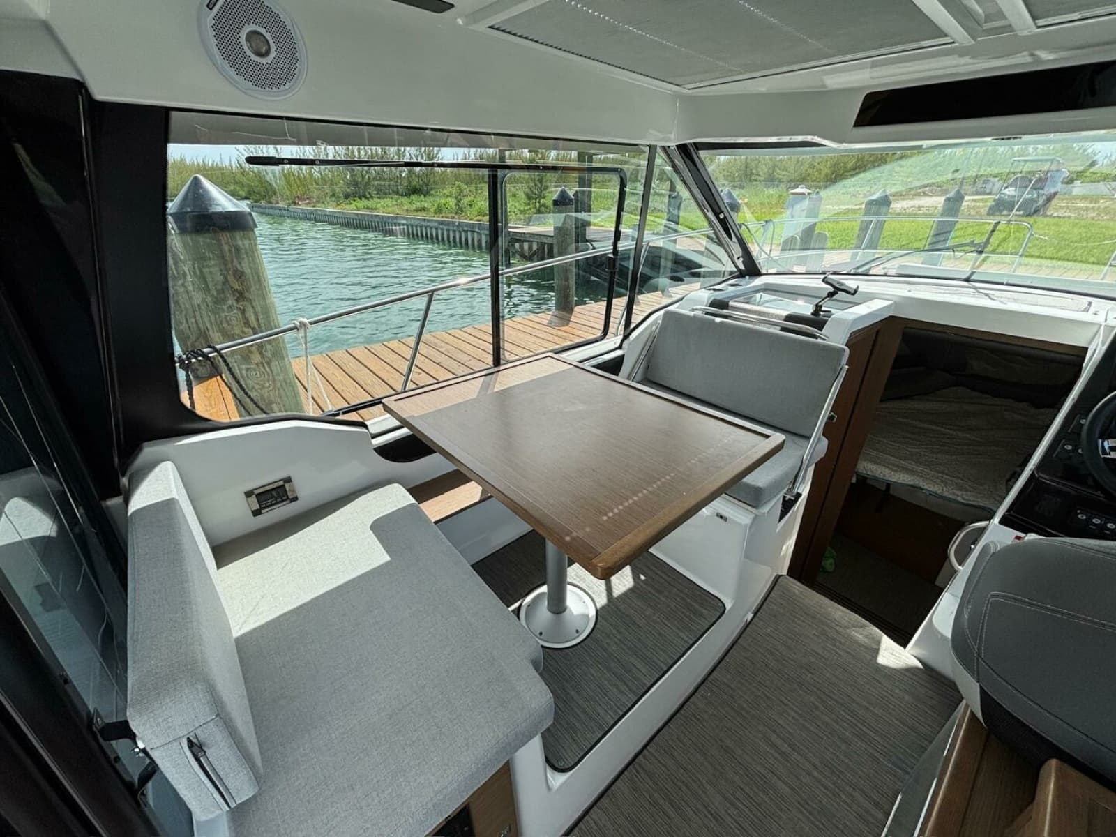 Jeanneau Knot Work'N - Dinette
