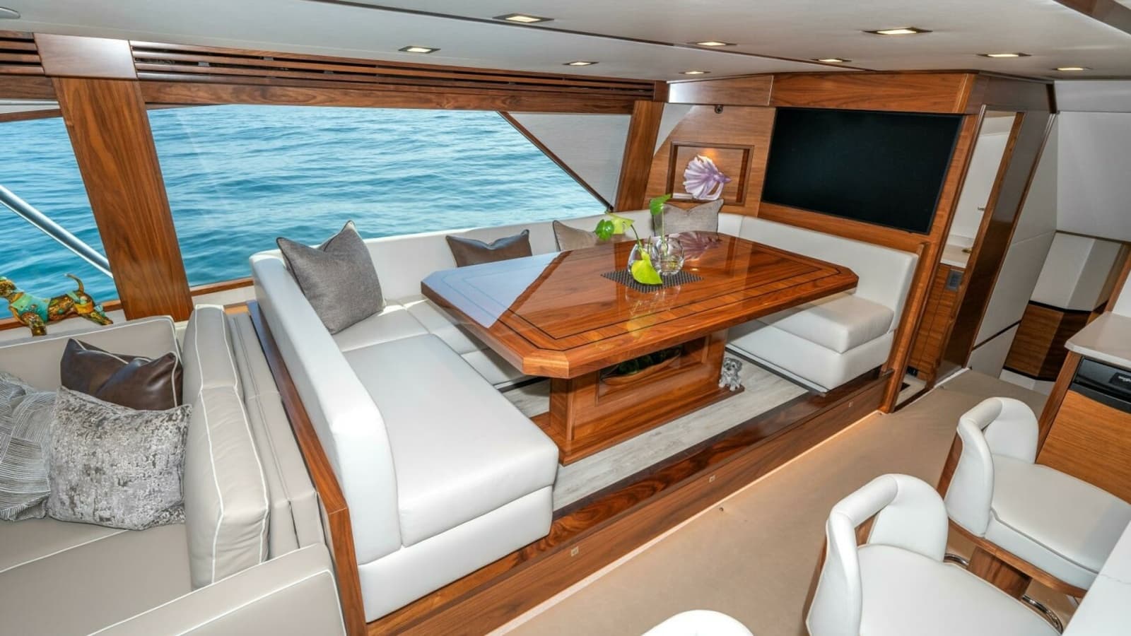 2025 Viking 90C "Zatara"