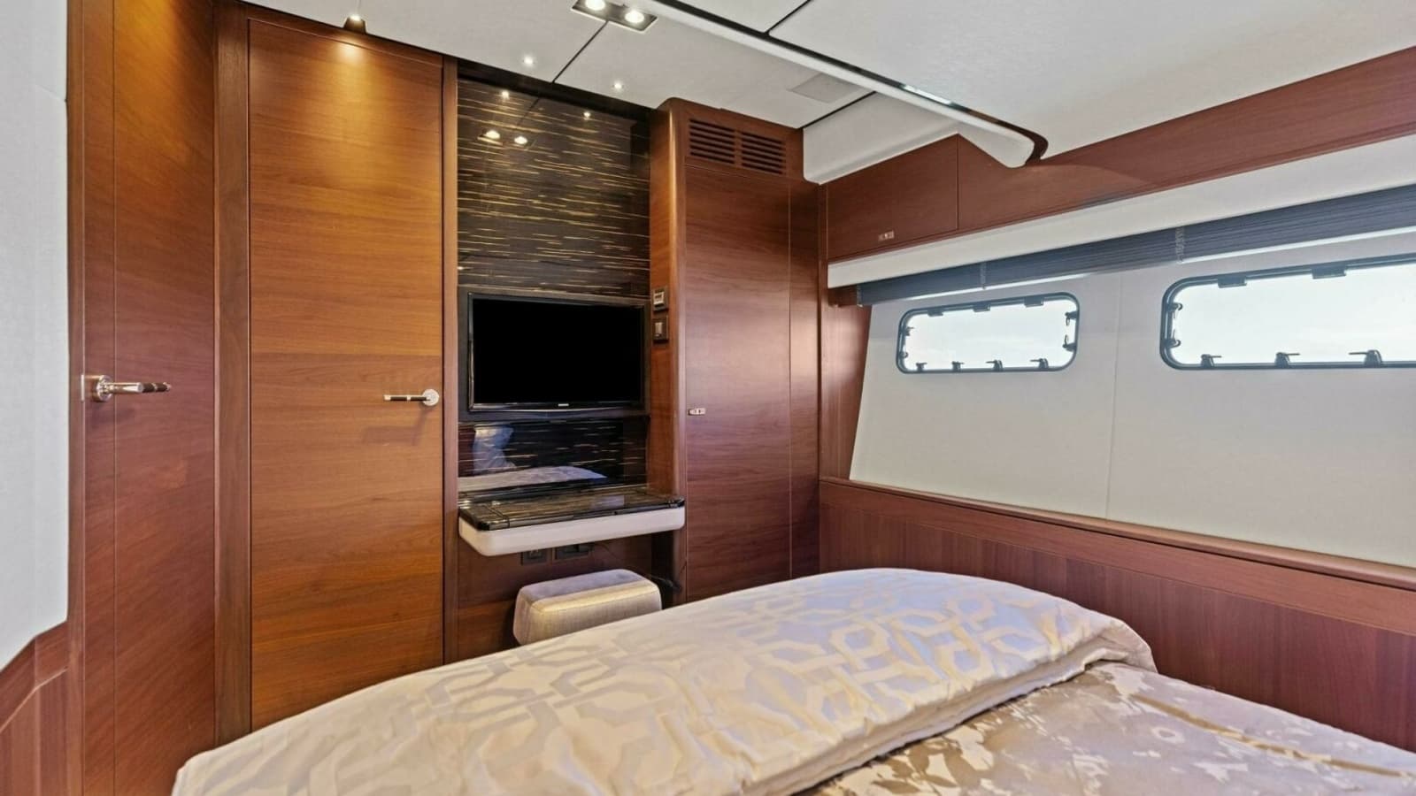 2018 Princess Y75 Motor Yacht