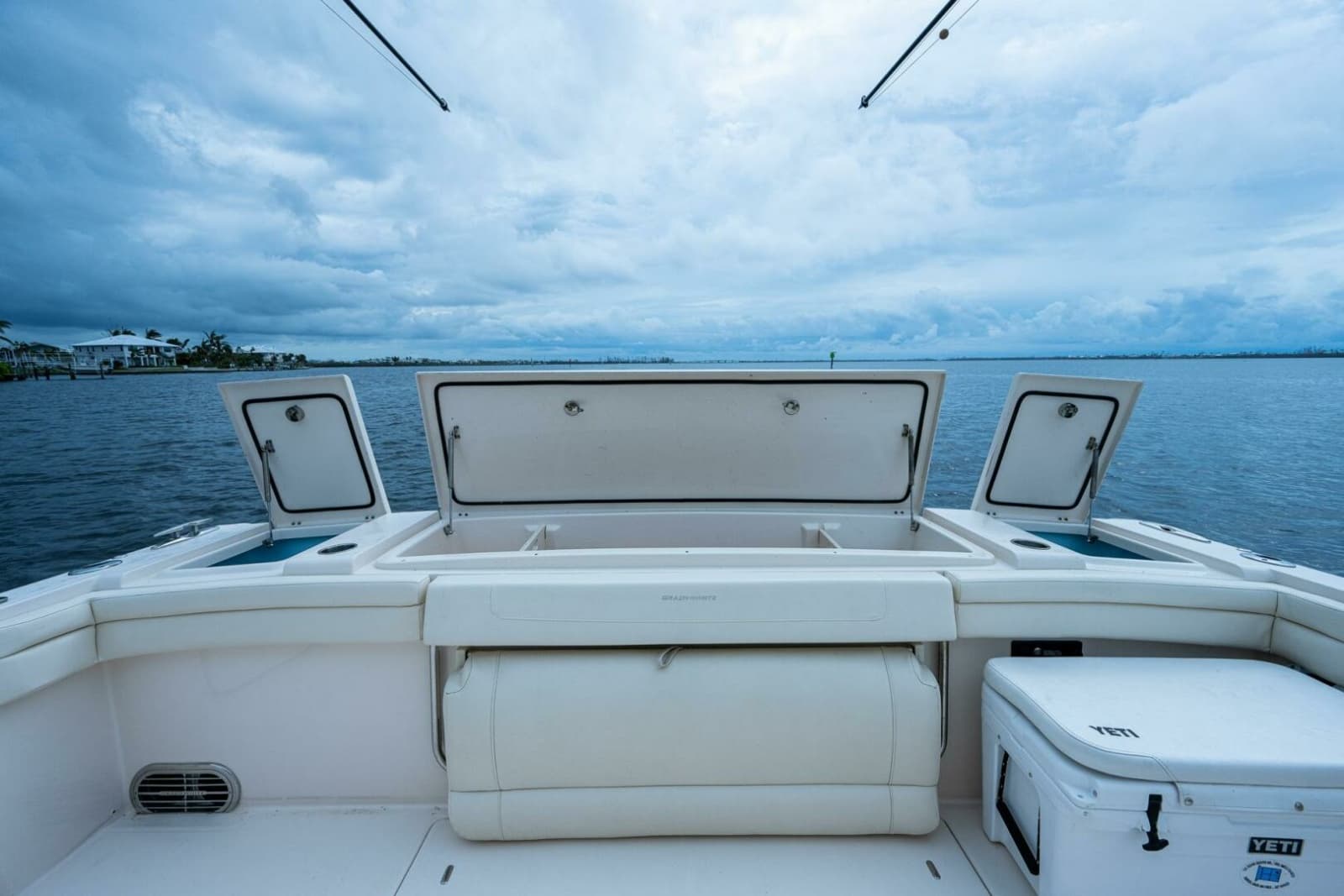 Grady White 45 Pura Vida - Exterior Cockpit