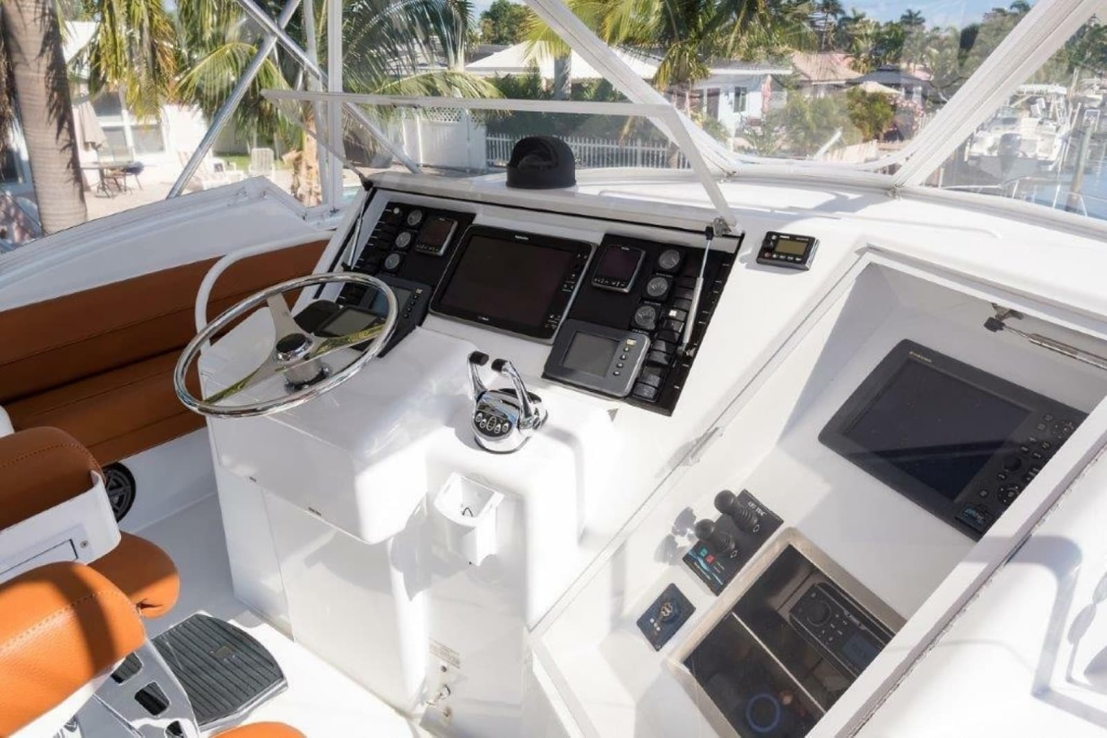 Hatteras 60 SALT RUSH - Flybridge/Helm
