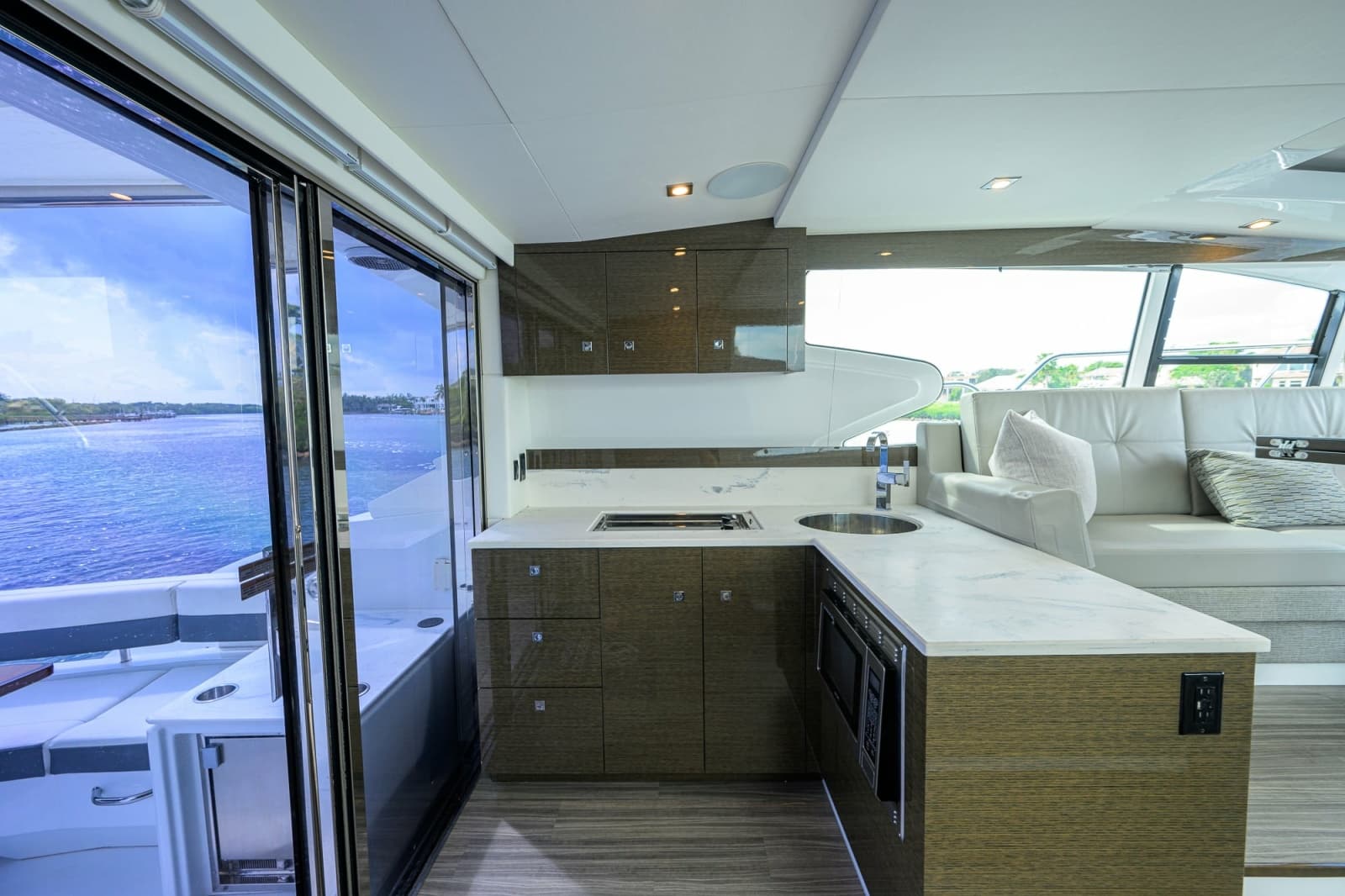 2020 Cruisers 46 Cantius