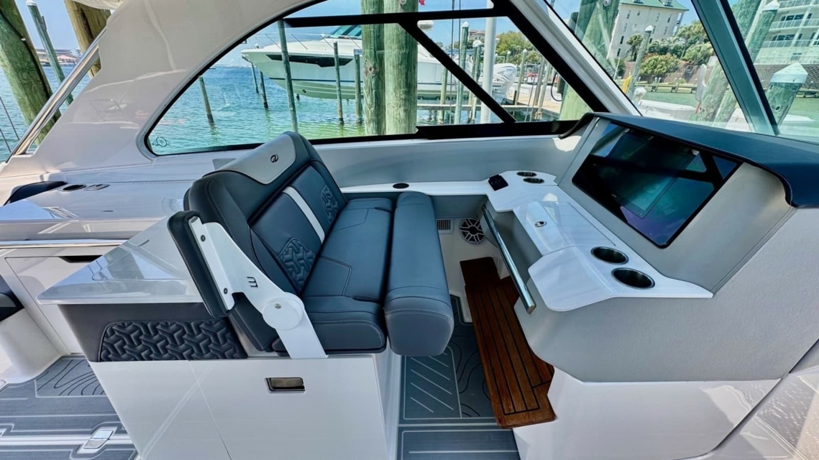 2025 Regal LS36-