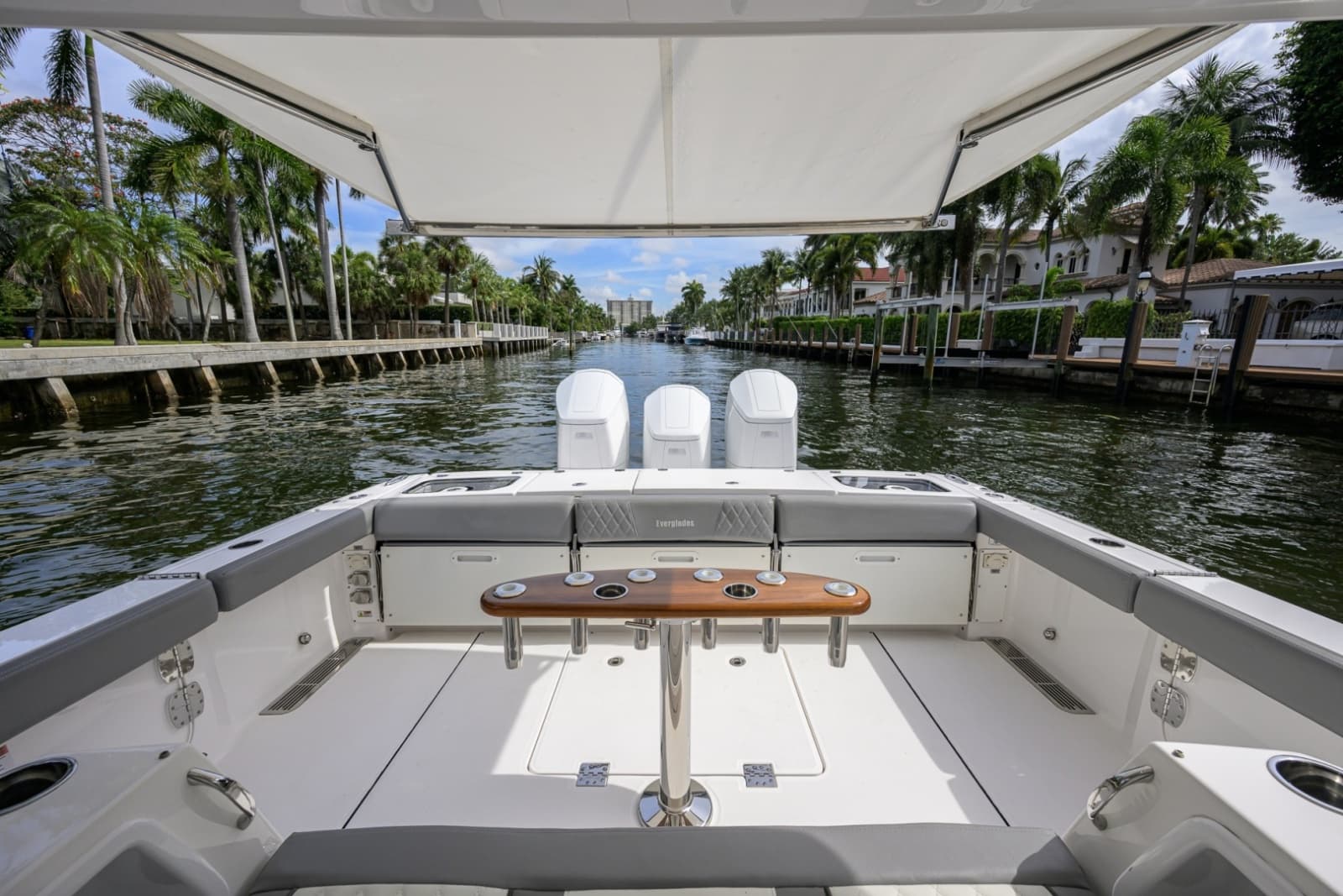 Everglades 45 GALLANT LADY - Cockpit Shade Cover