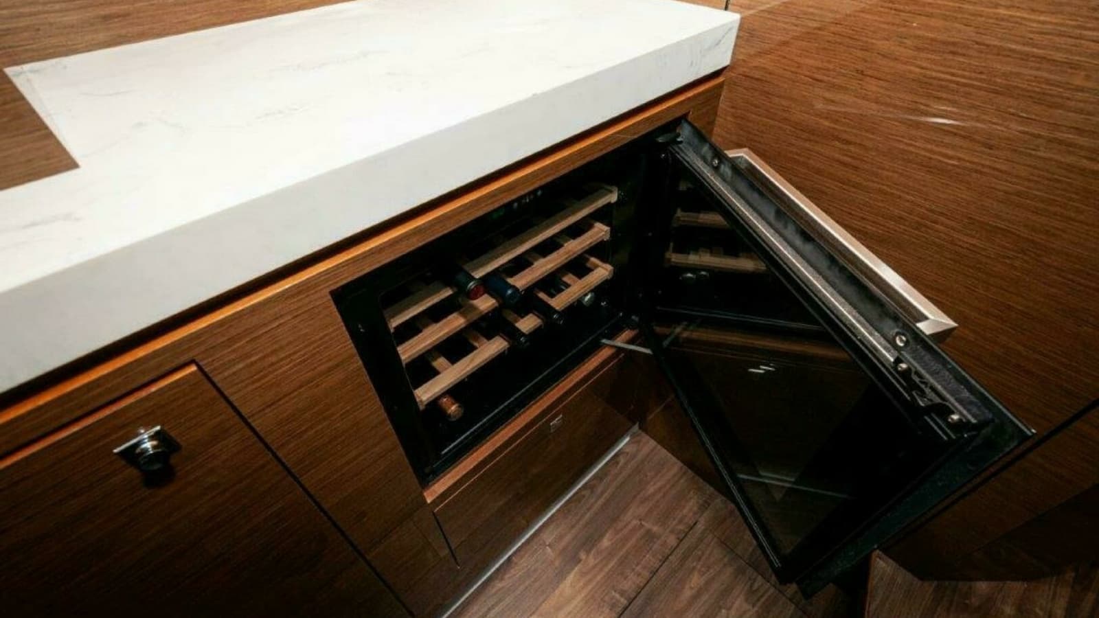 2020 Cruisers Yachts- HARPER BELL- Wine Cooler