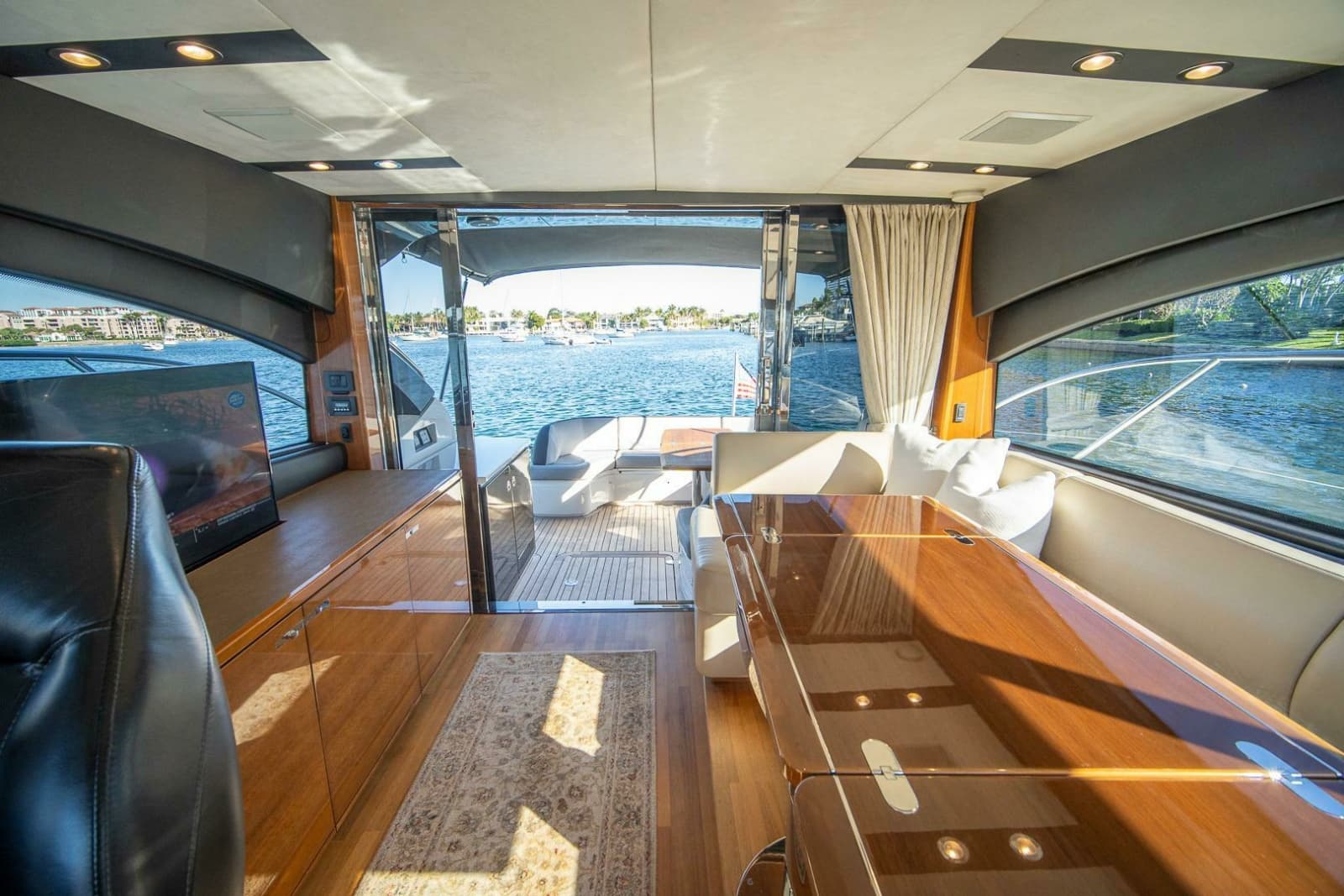 2016 Princess V48