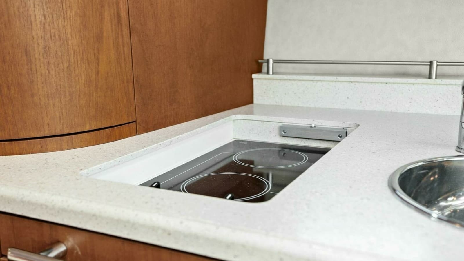 2008 Tiara Yachts 3500 Sovran "Fridge Benefit"