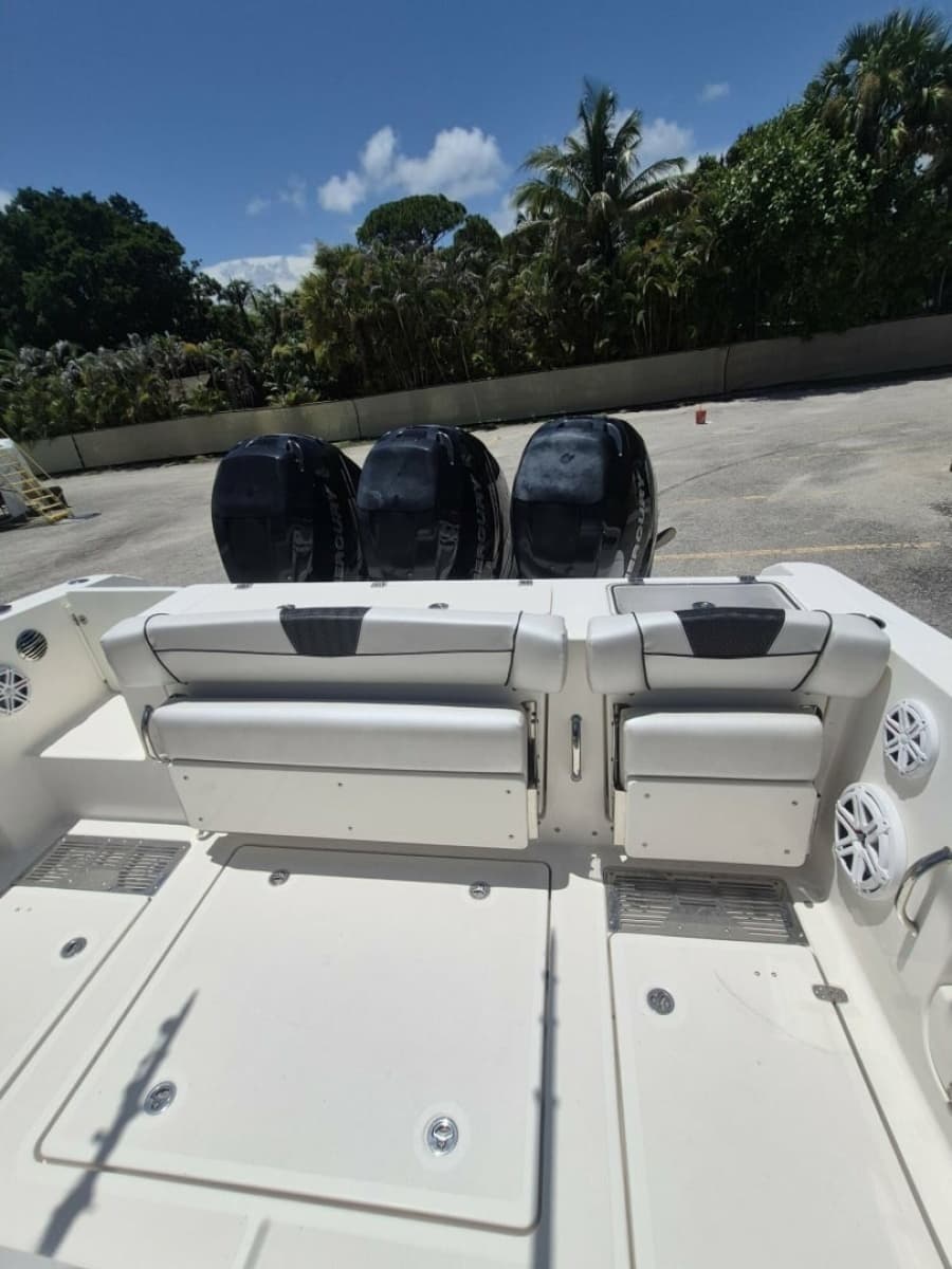 Wellcraft 35 JOKER'S JEWEL - Exterior Cockpit