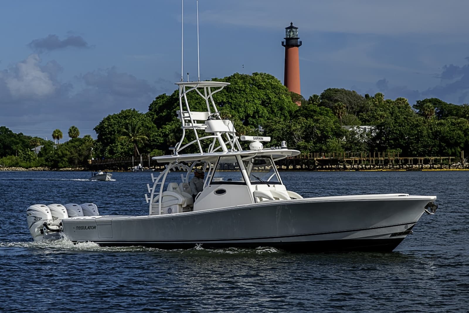 Regulator 41 BIG HIT - Exterior
