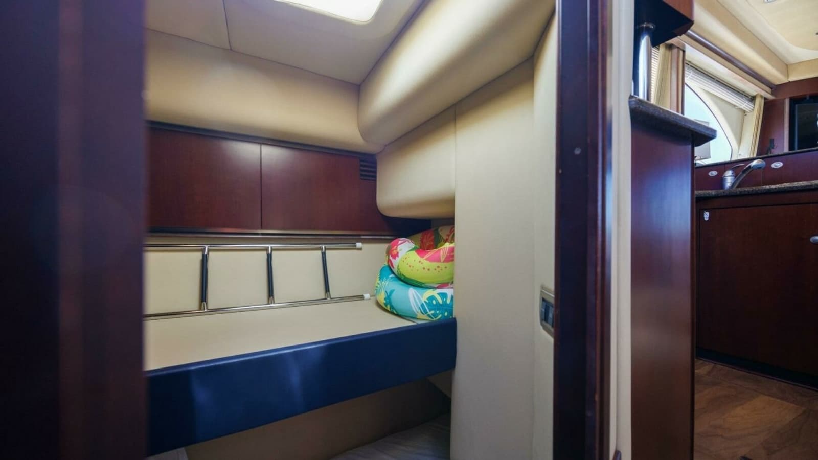 2006 52 Sea Ray Sedan Bridge Zoe Grace Guest Stateroom (1)