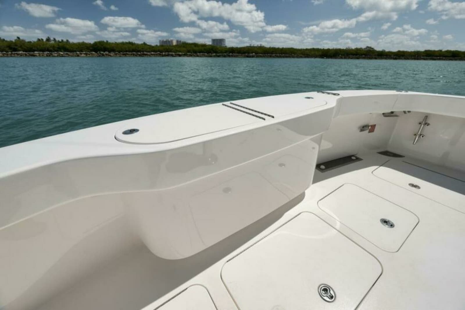 Viking 42 GAMECHANGER - Cockpit