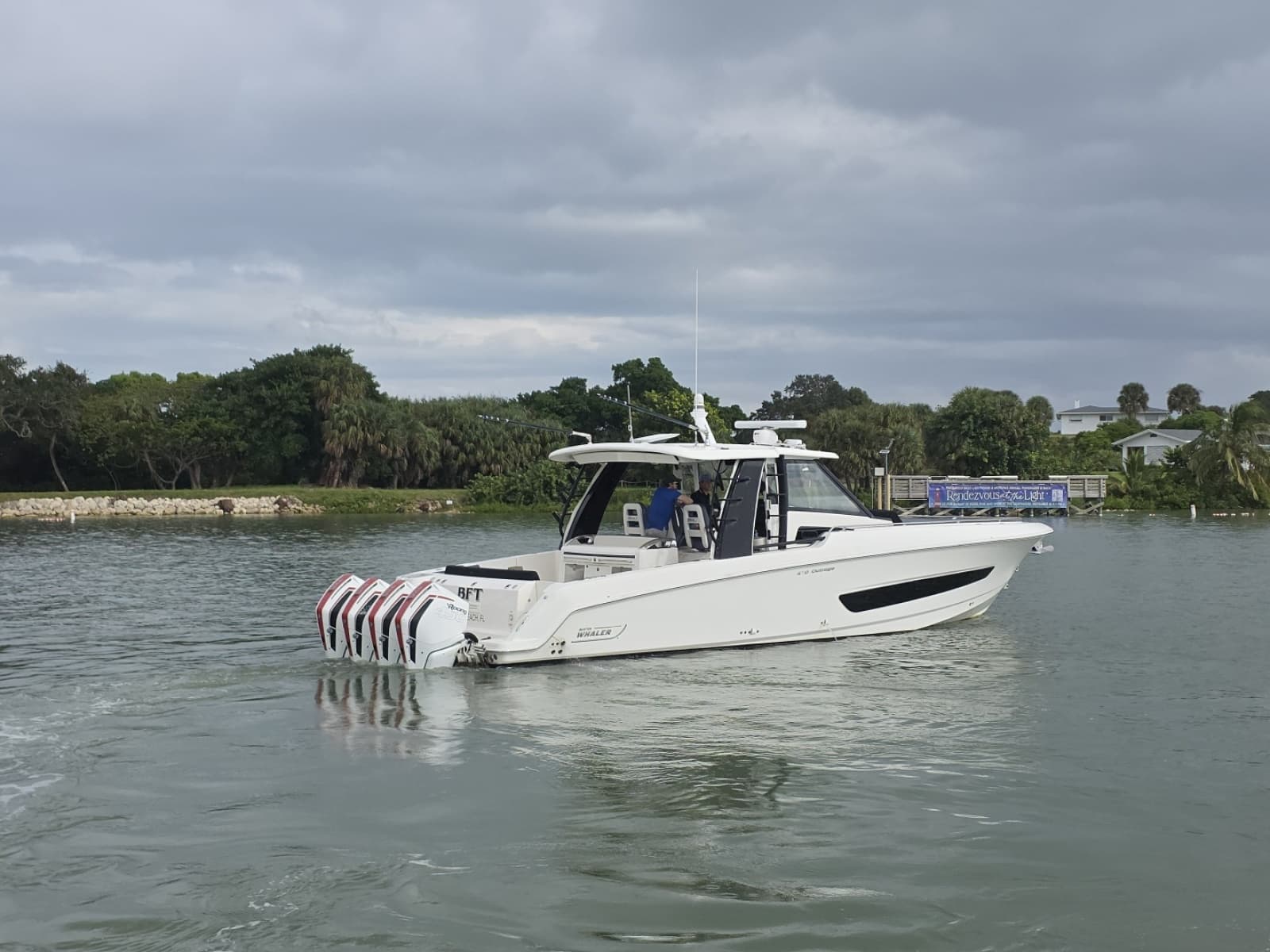 2021 Boston Whaler 420 Outrage BFT- Profile