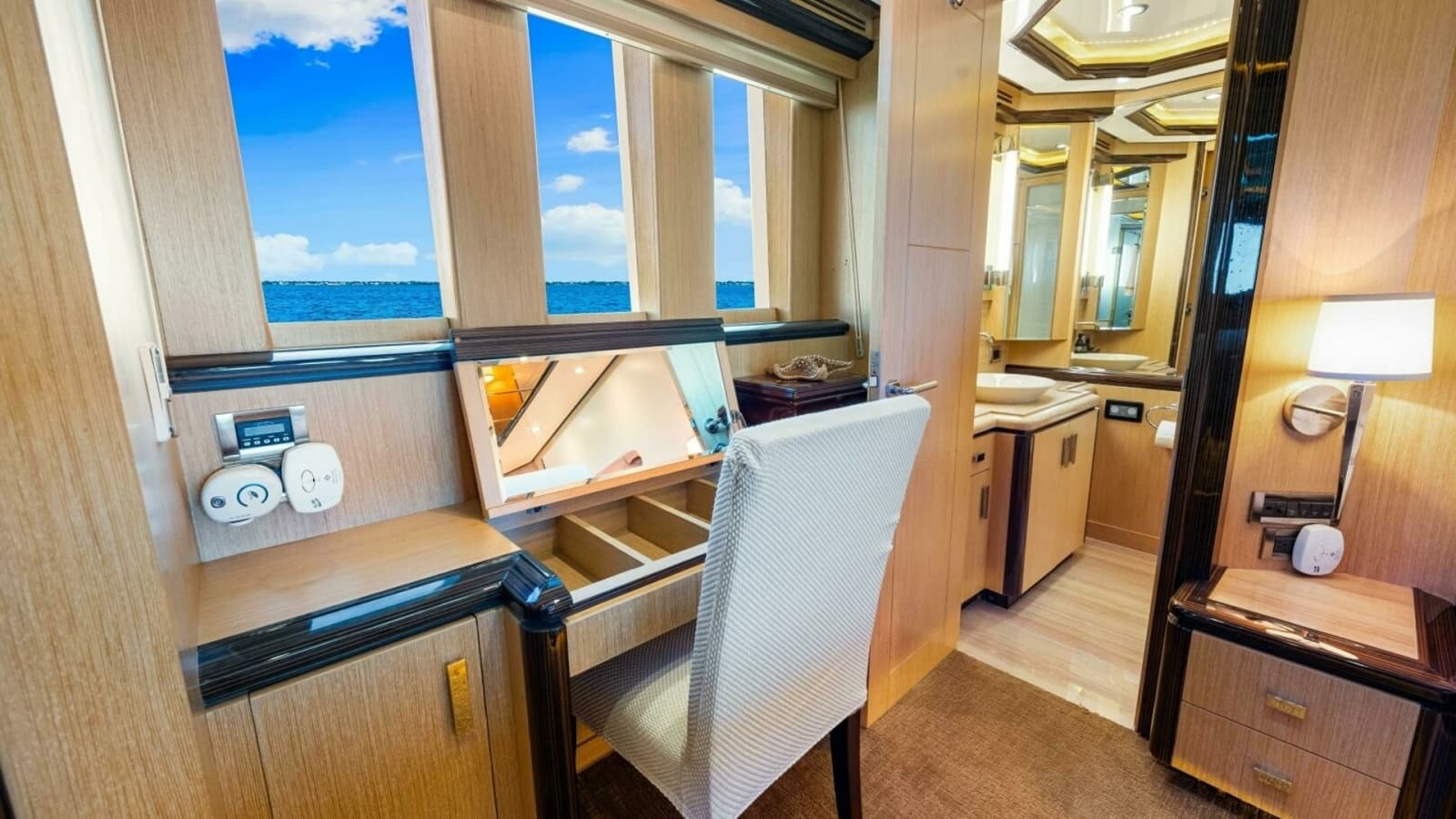 2010 83 Ocean Alexander Motor Yacht 'Relentless'