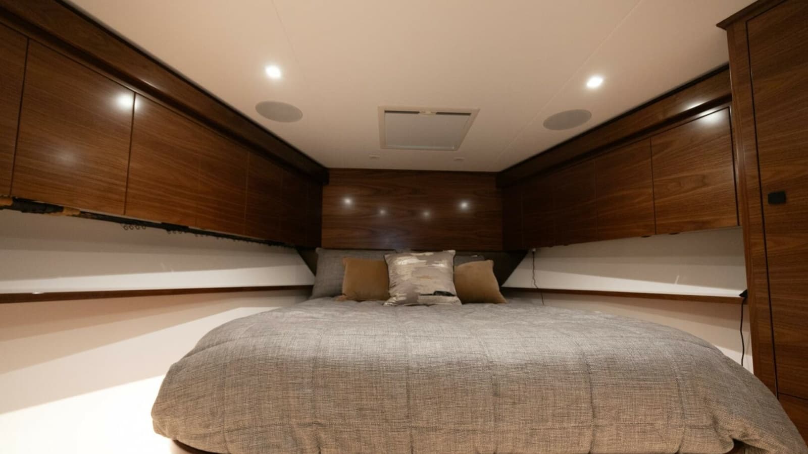 2025 82 Viking Convertible Boujie VIP Stateroom (4)