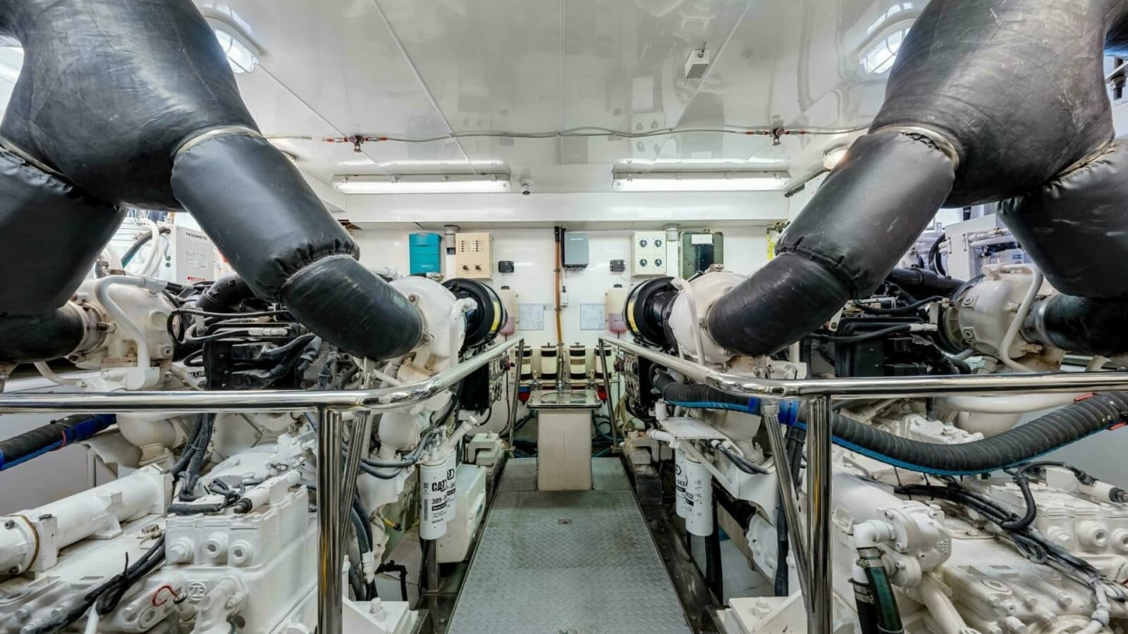 2010 83 Ocean Alexander Motor Yacht 'Relentless'