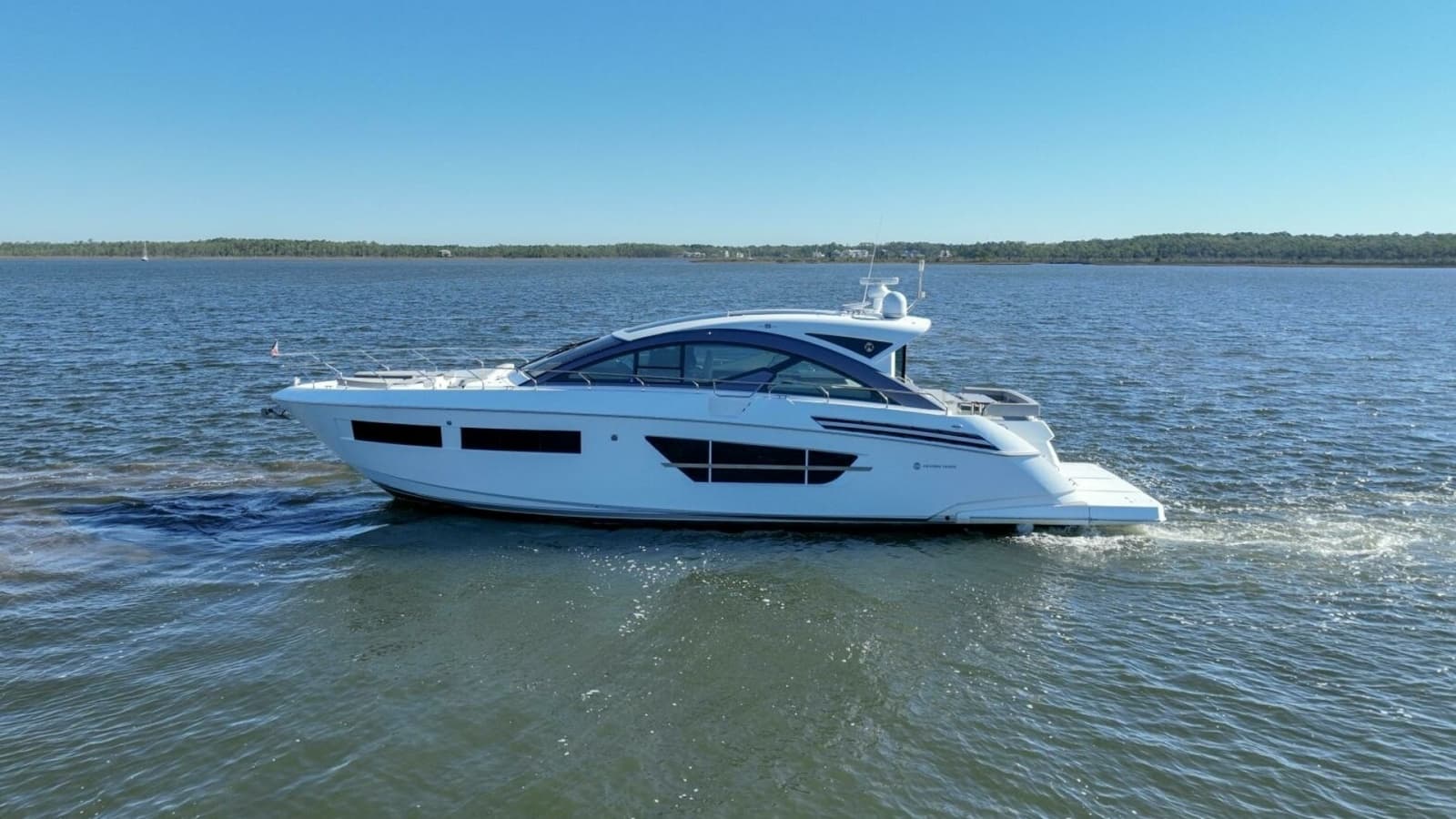 2020 Cruisers Yachts- HARPER BELL-