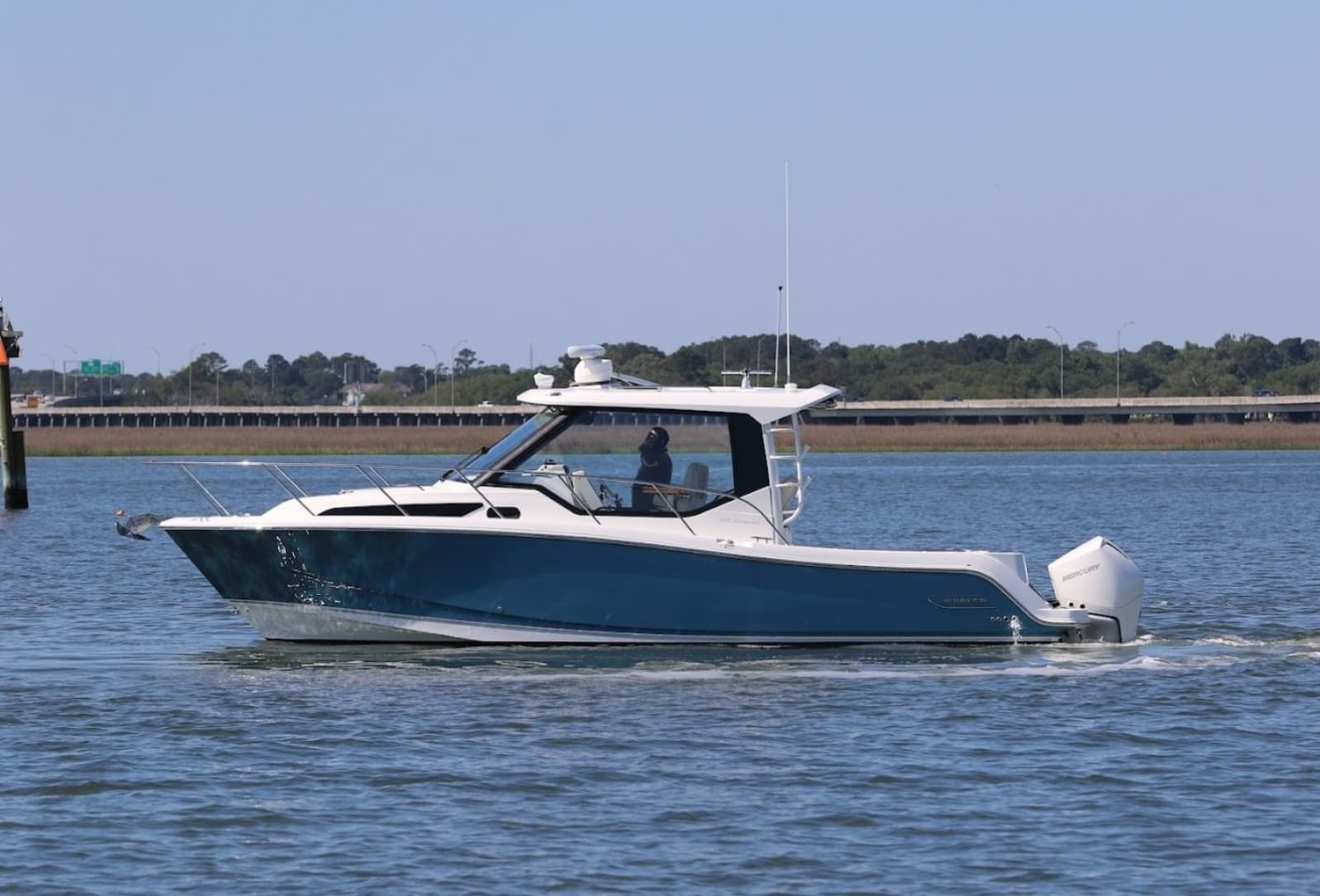 Boston Whaler 32 - SIP N SEA - Exterior Profile