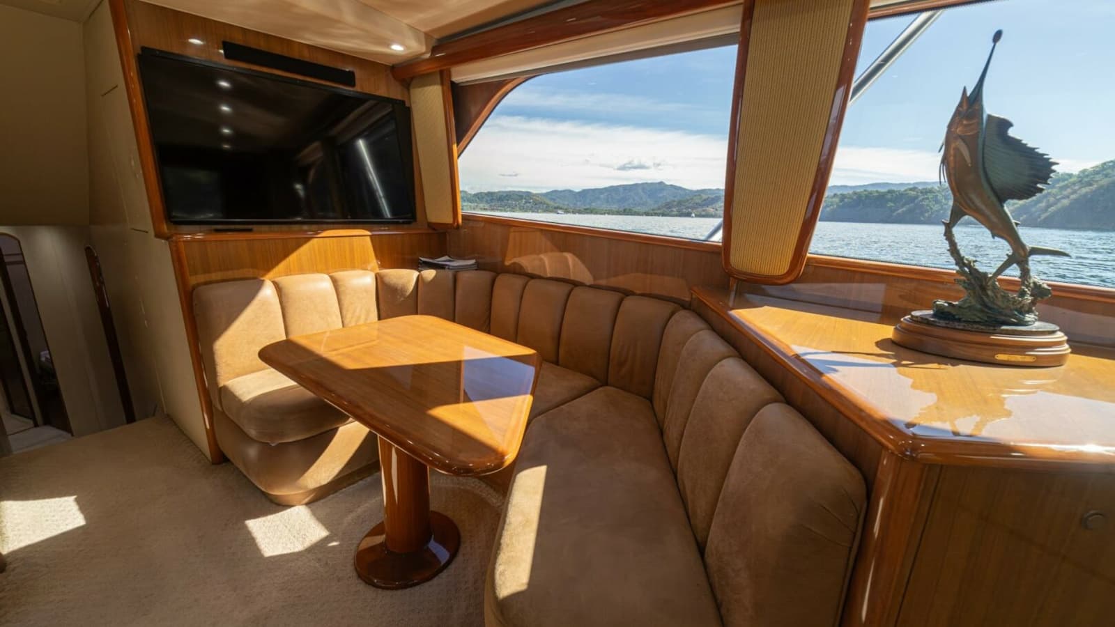 2006 Viking 56 "Scandaloso"