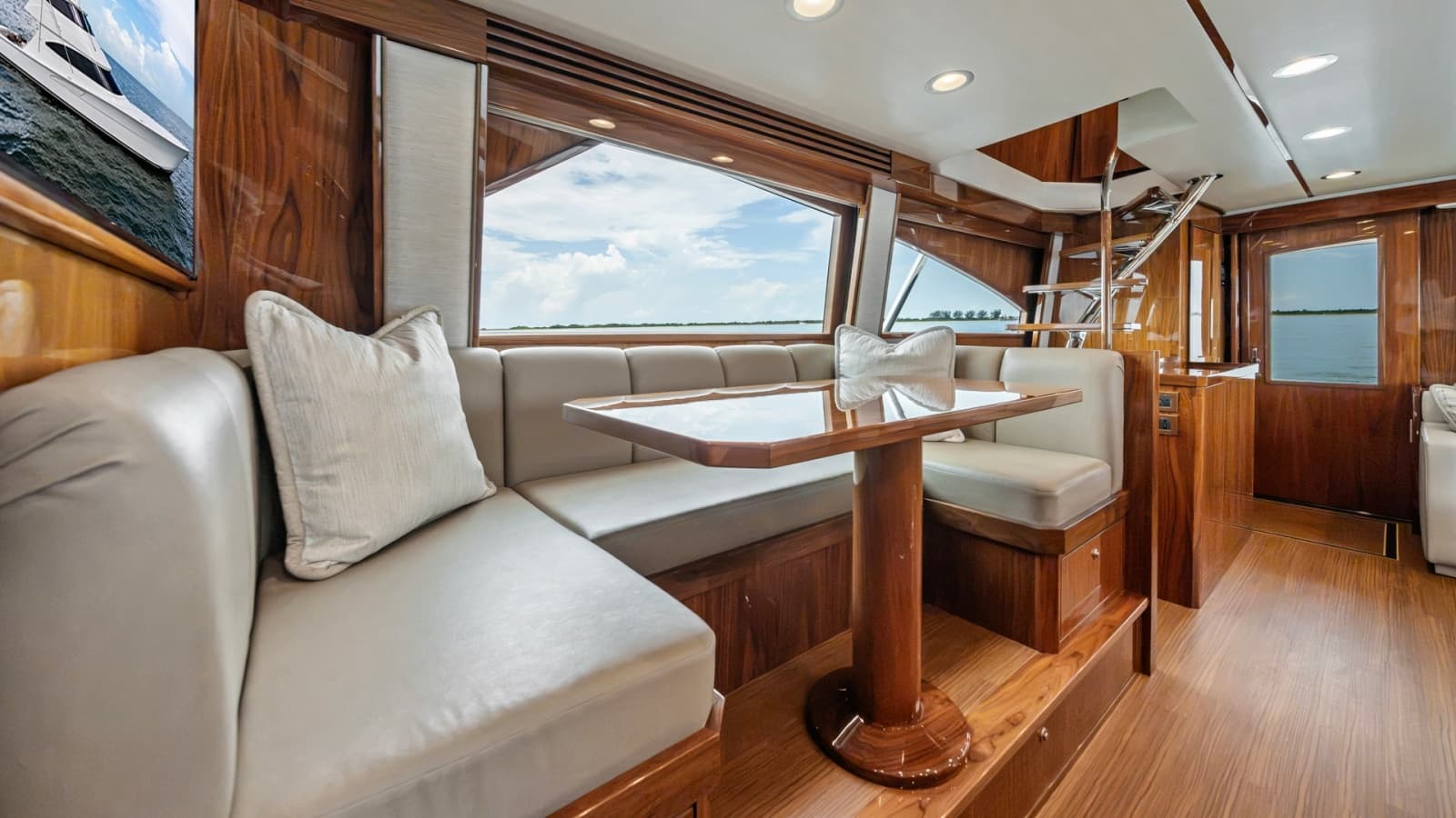 Main Deck Dining Area