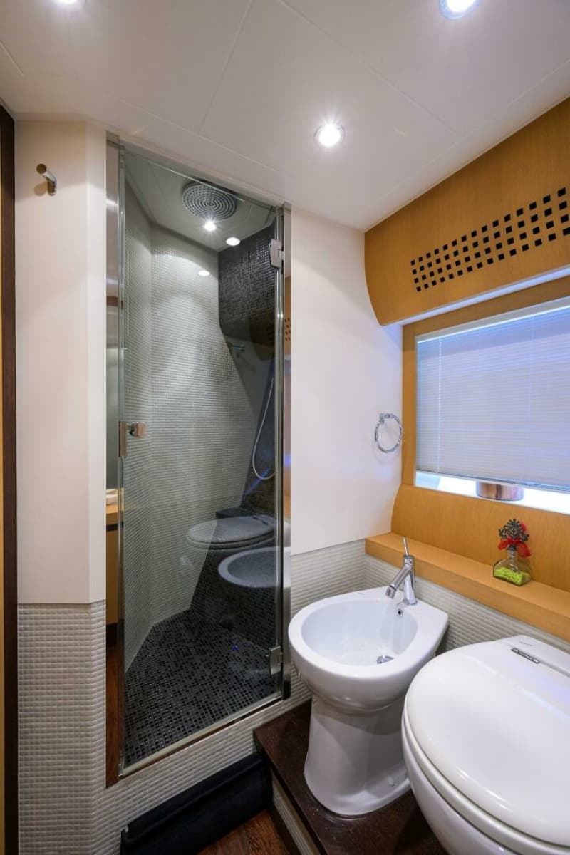 2009 Pershing 90 Express