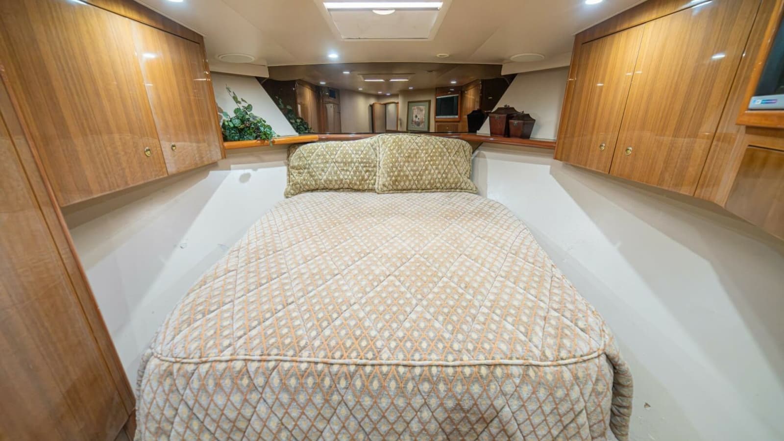2006 Viking 56 "Scandaloso"