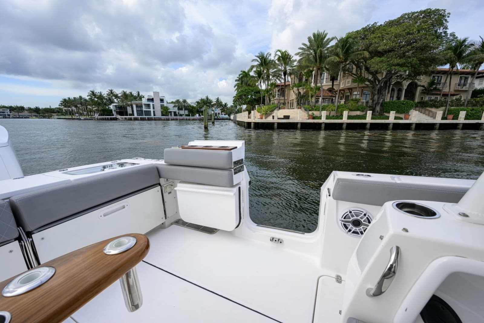 Everglades 45 GALLANT LADY - Cockpit