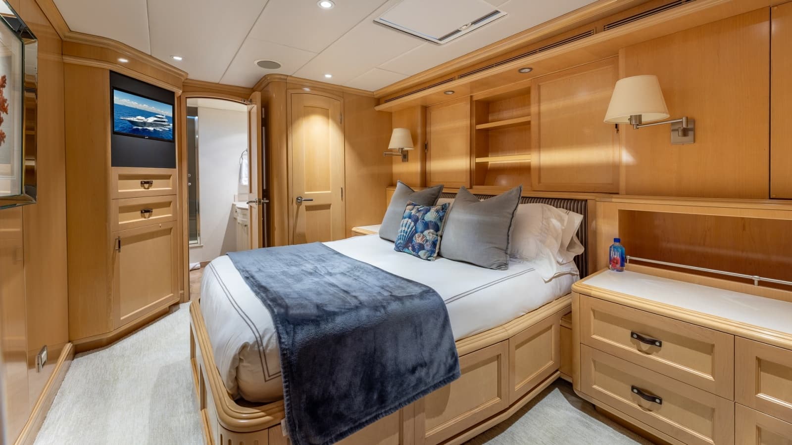 1998 Trinity Yachts Sport Fisherman - BAD COMPANY: Luxurious Master Stateroom