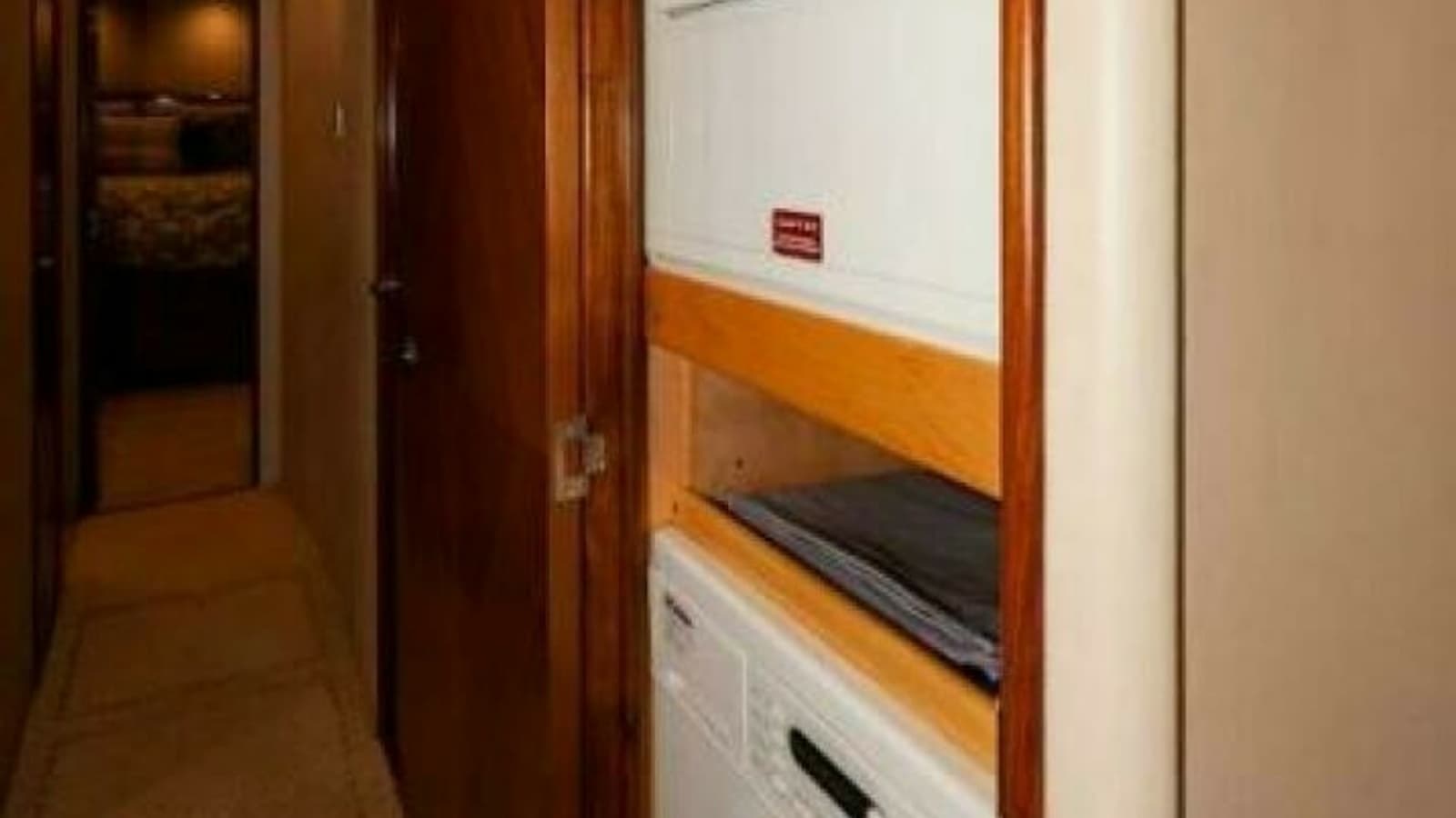 2012 76 Viking Sky Bridge Barefoot Drive Laundry