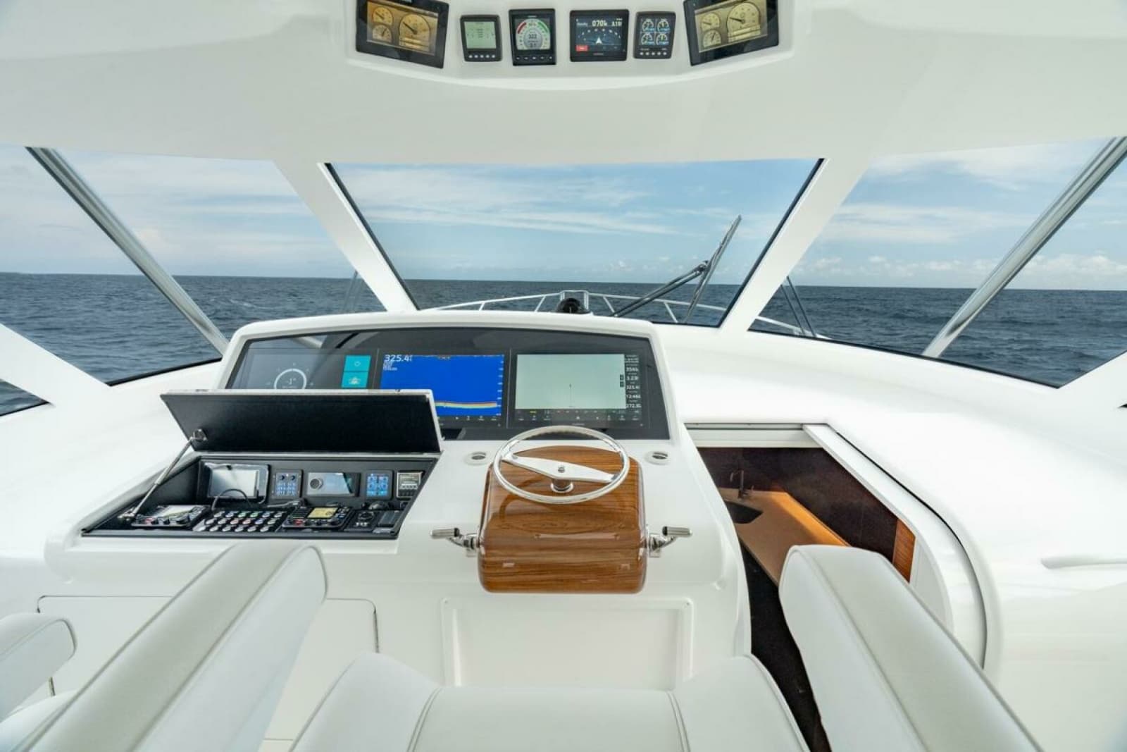 Viking 54 Sport Tower - Command Deck