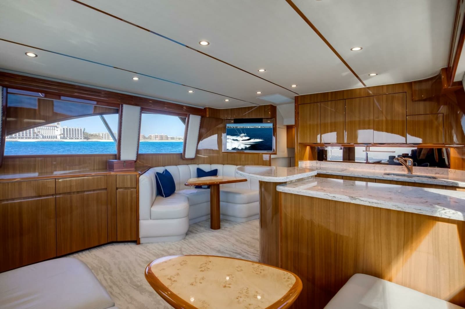Viking 48 - Dorothy Marie - Salon