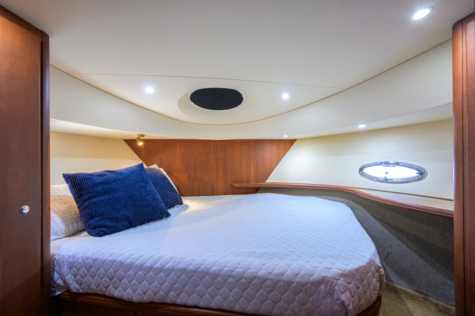 2005 Silverton 39 Motor Yacht