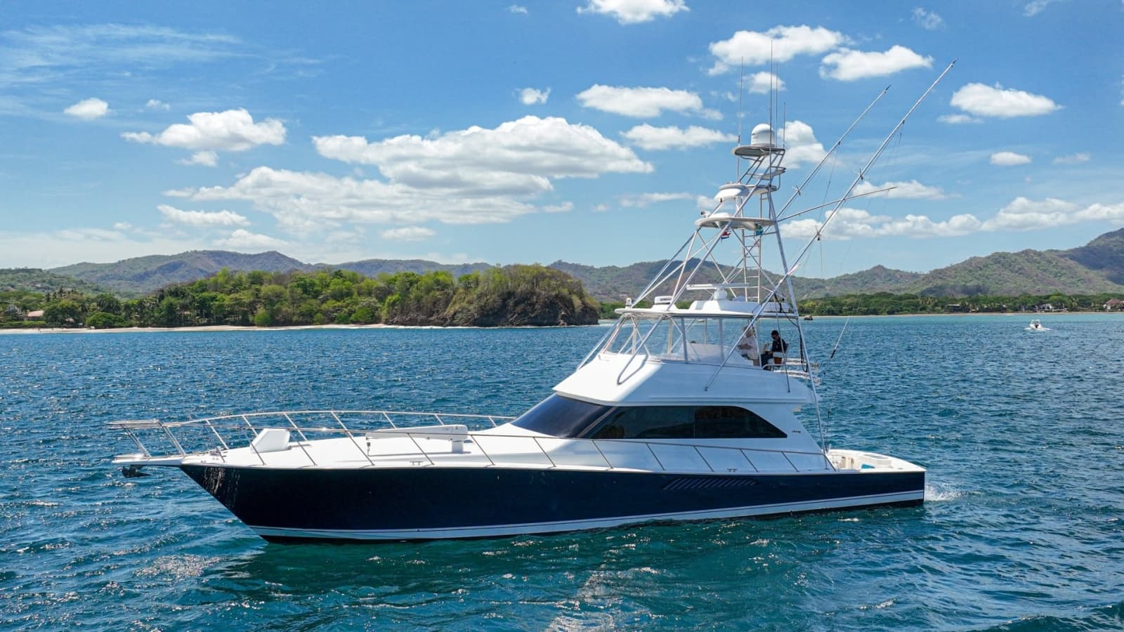 Side Profile of Viking 61 Convertible