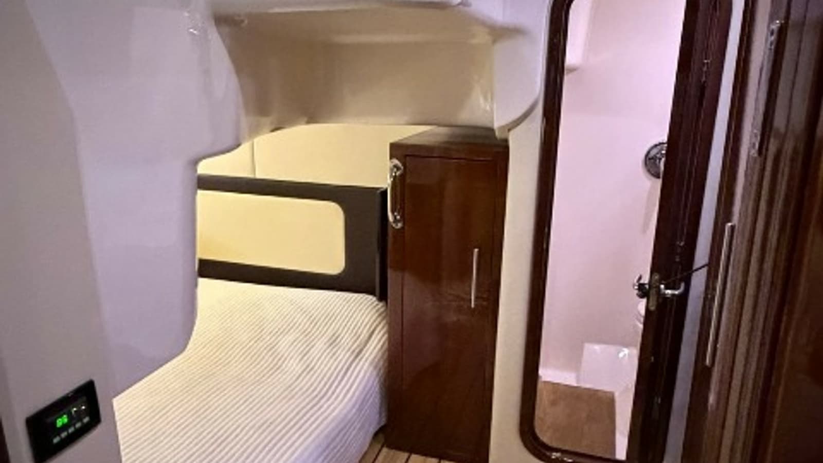 Guest Cabin with Ensuite Access