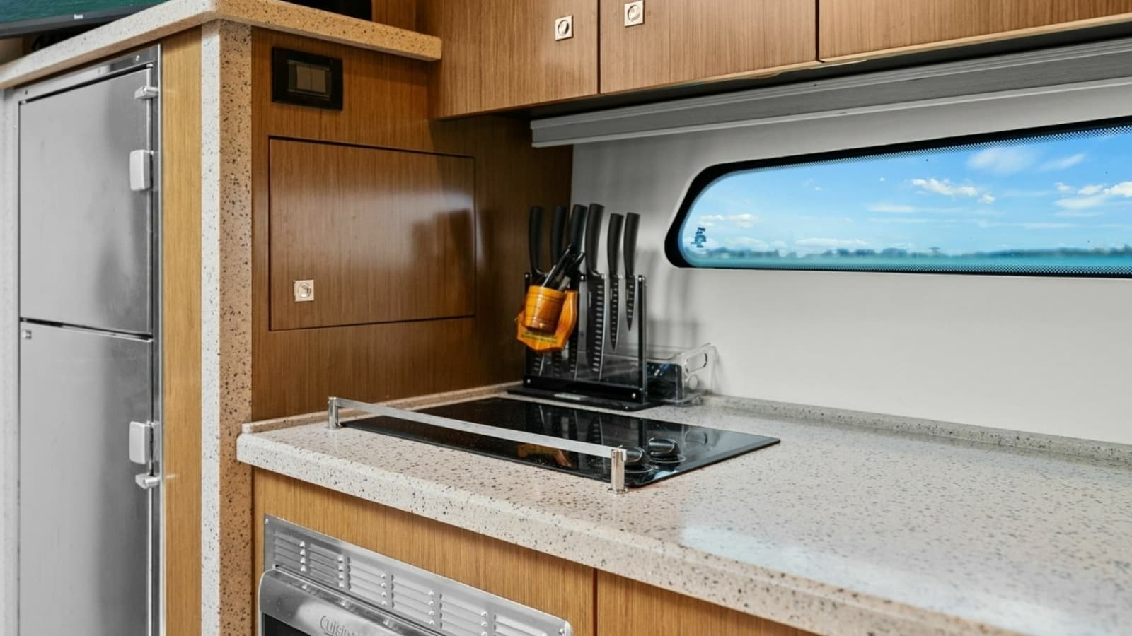 2014 Cruisers Yachts 48 Cantius
