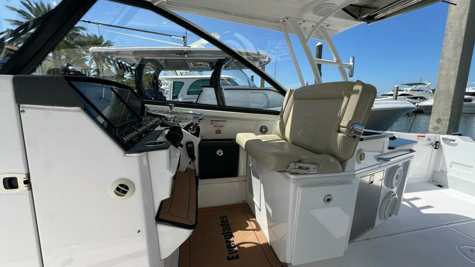 2019 Everglades 340 Dual Console-Helm