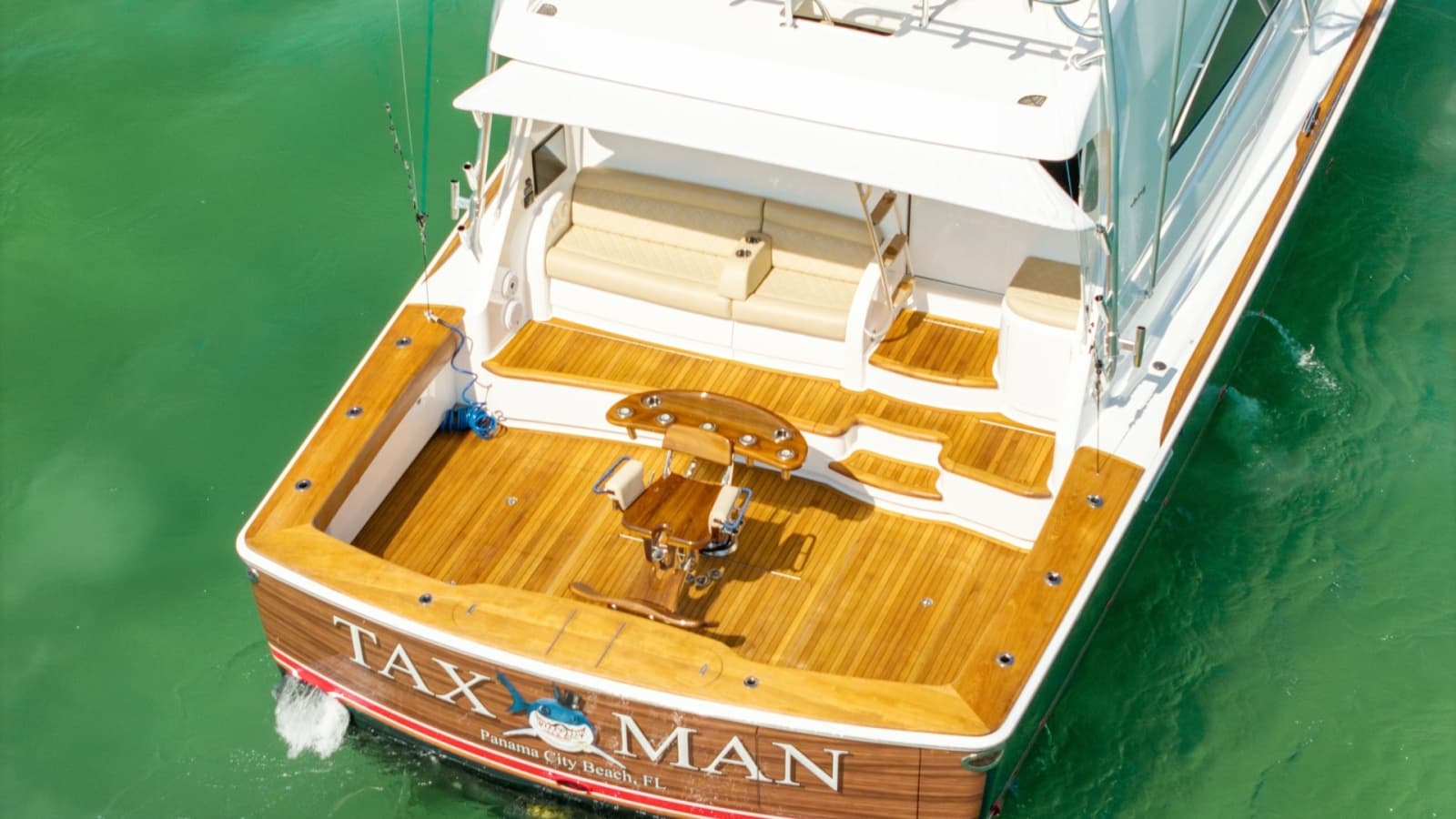 Aft Deck with Teak Finish