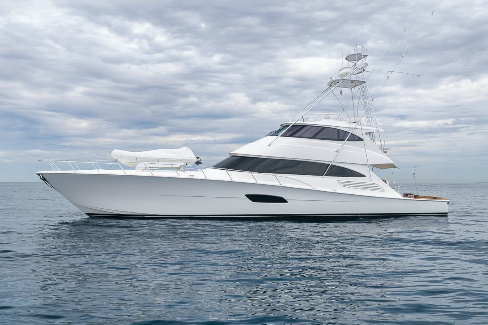2016 Viking 92 Enclosed Bridge