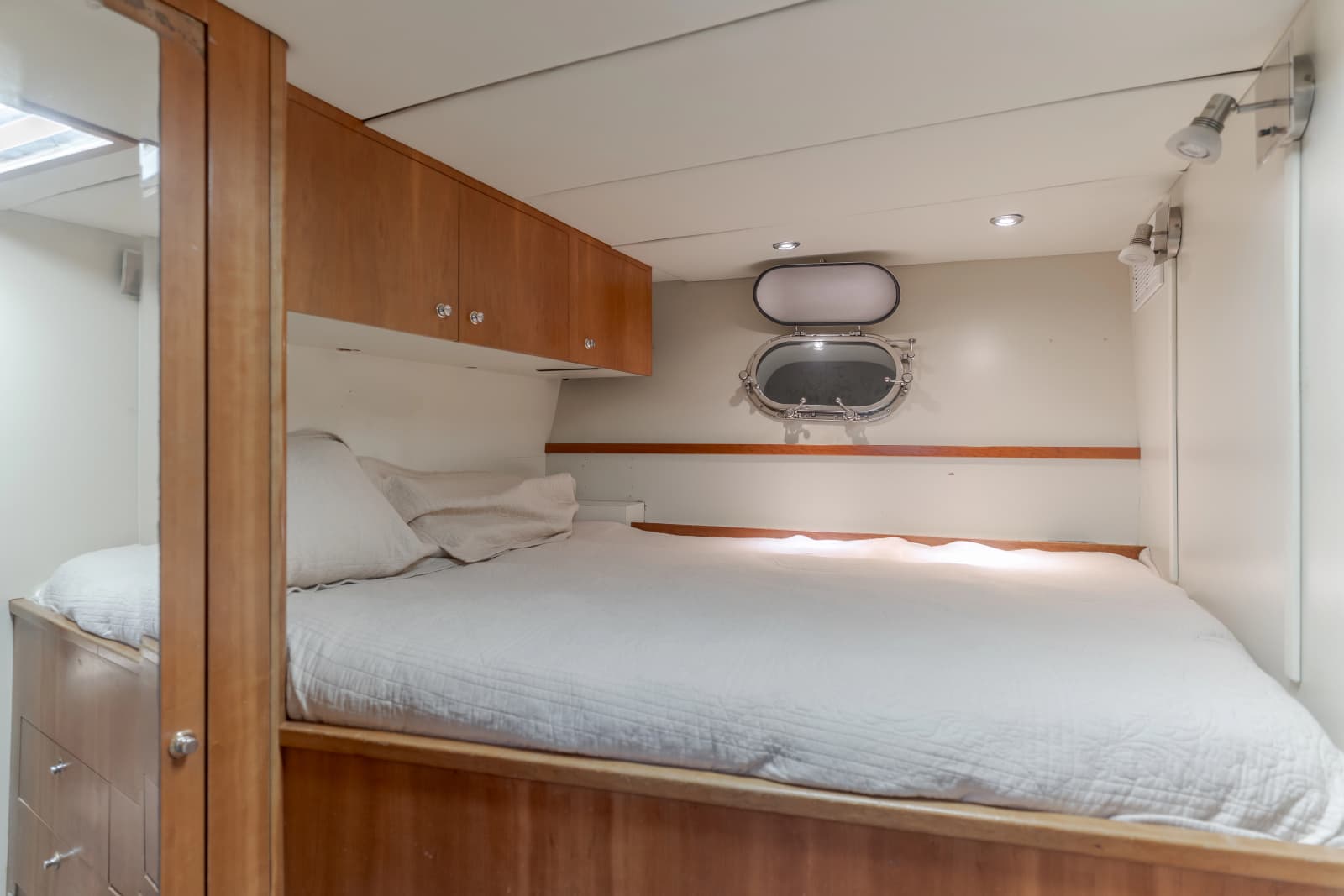 2002 Destiny 104 Raised Pilothouse