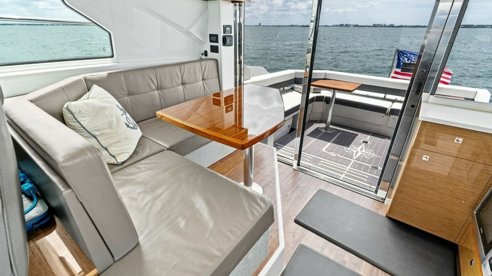 2019 Cruisers Yachts 42 Cantius 'Truly Ineffable'