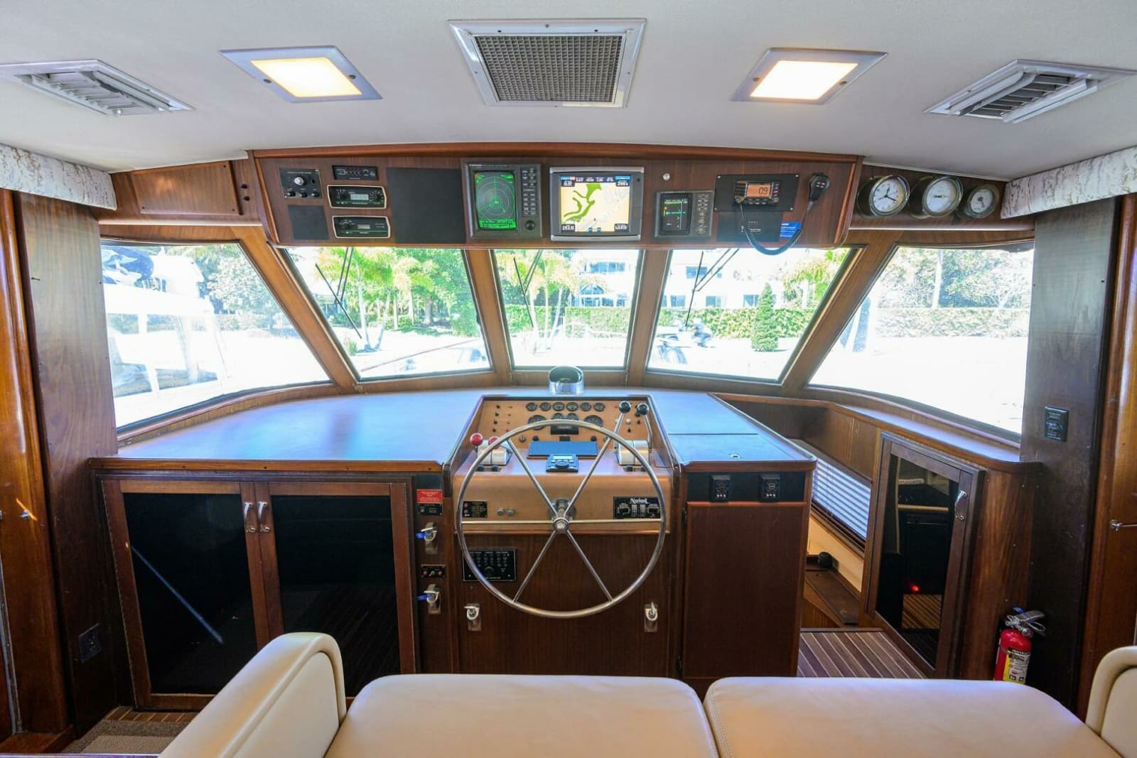 Hatteras 63 - Phantom - Lower Helm