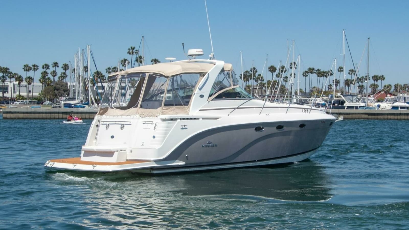 2008 Rinker 40 Express Cruiser