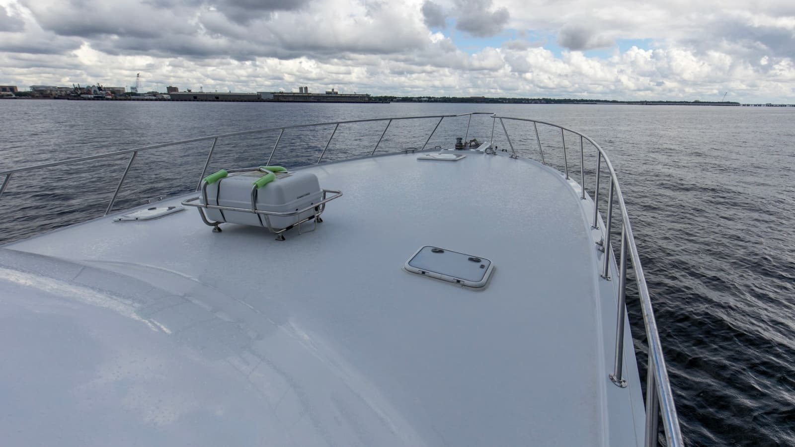1999 Hatteras 60 Enclosed Bridge Better Days Bow Deck