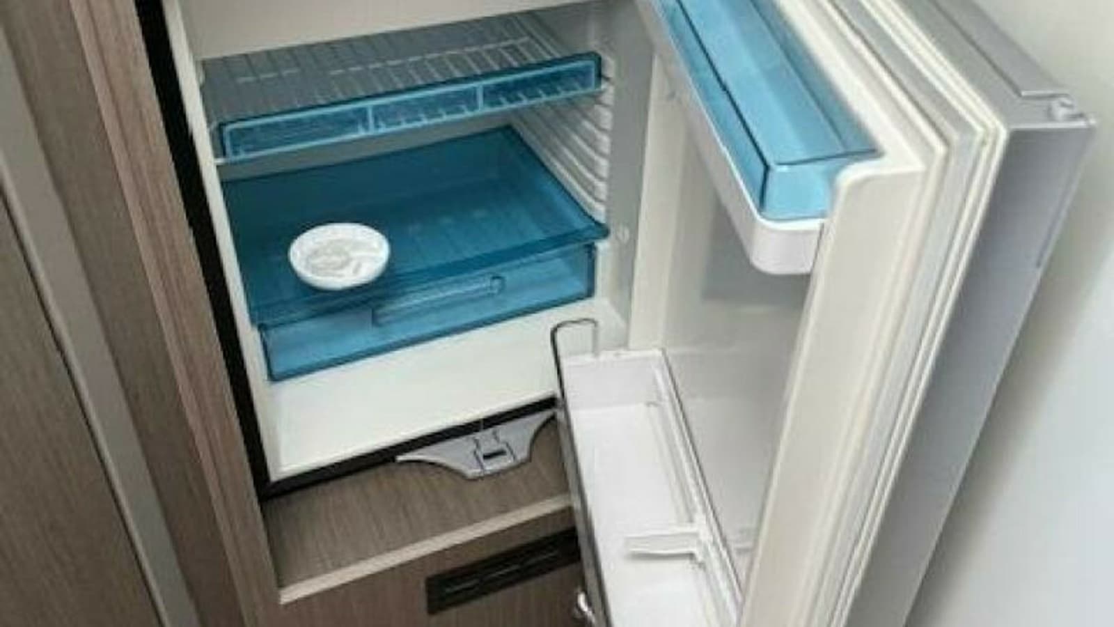 2022 Beneteau 32 Gran Turismo "FORTUNA" - Compact Galley Refrigerator