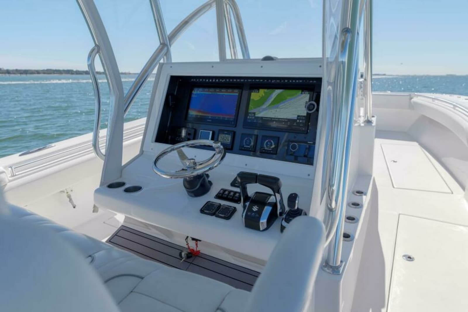 SeaHunter 38 Reel Escape- Helm